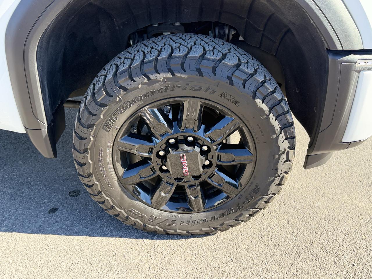 GMC Sierra 2500HD AT4 Crew Cab 4WD 2026