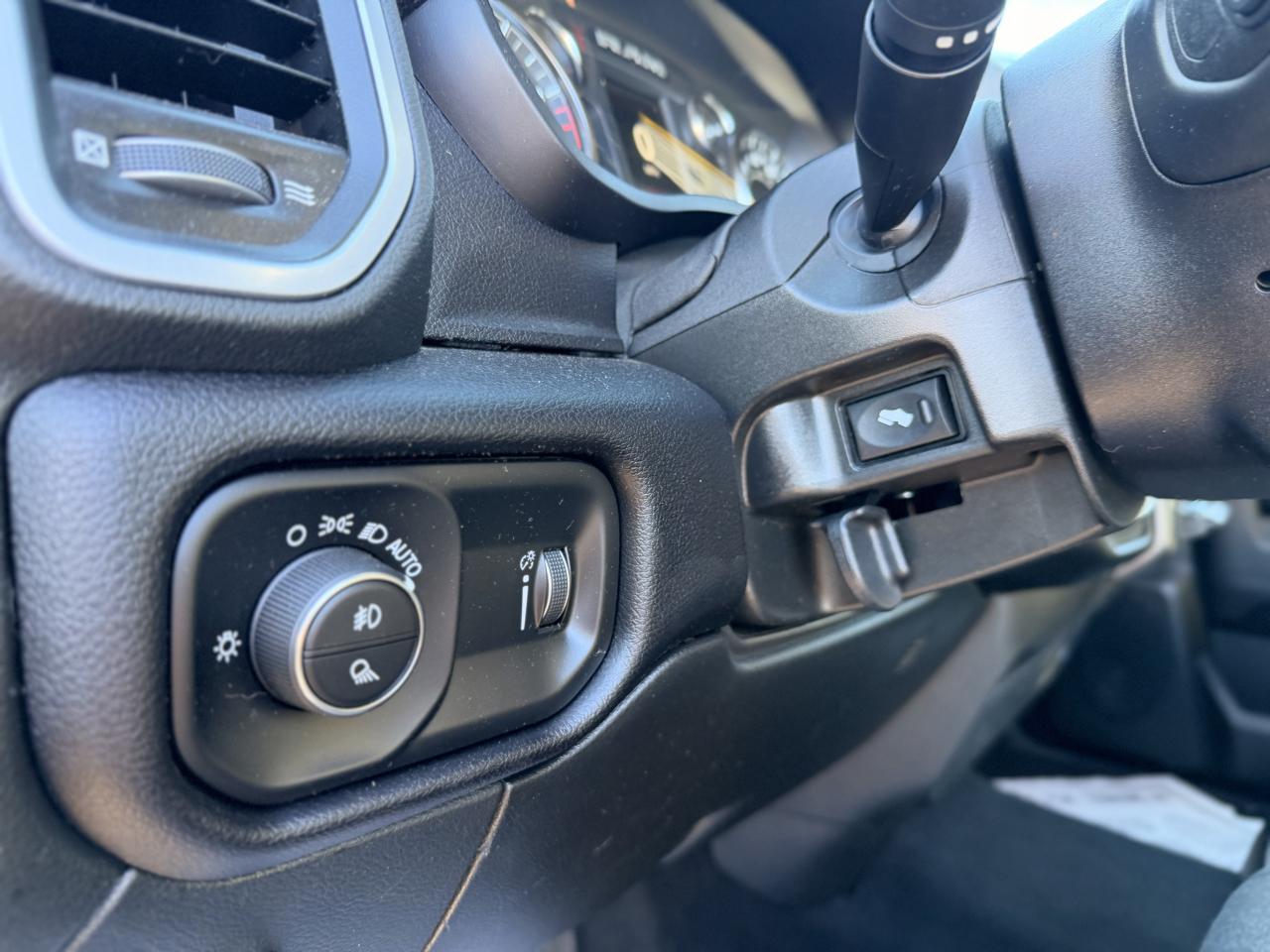 RAM 3500 Big Horn Crew Cab SWB 4WD 2022