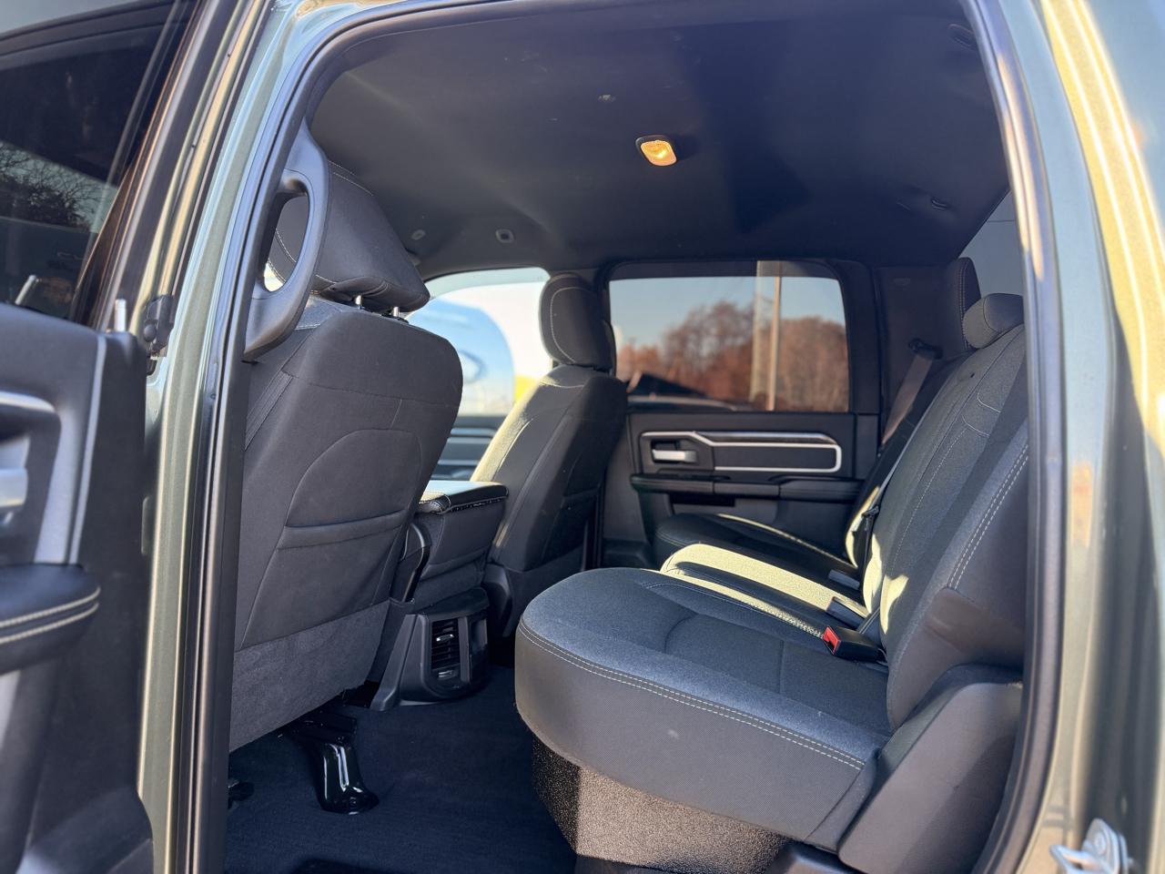 RAM 3500 Big Horn Crew Cab SWB 4WD 2022