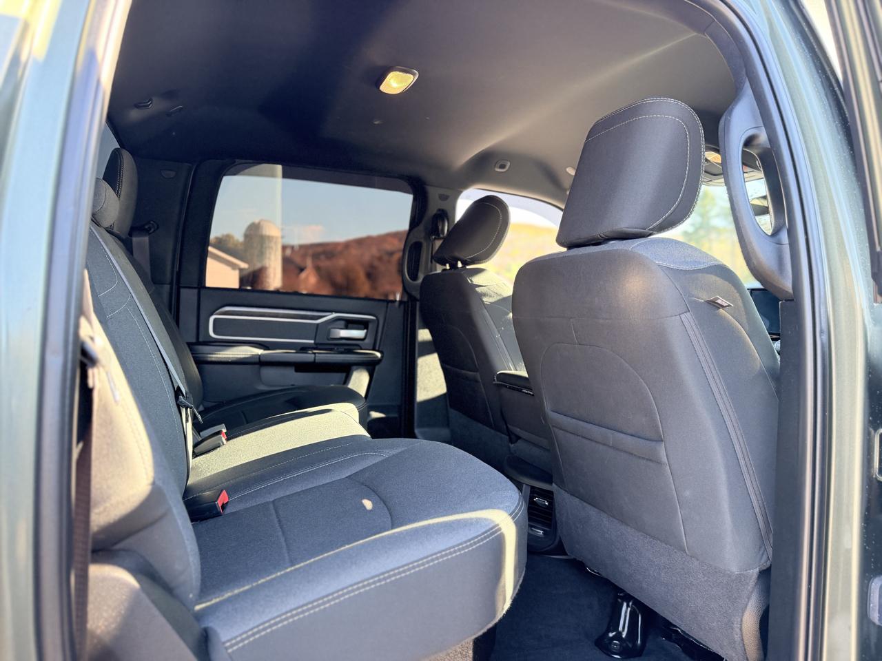 RAM 3500 Big Horn Crew Cab SWB 4WD 2022