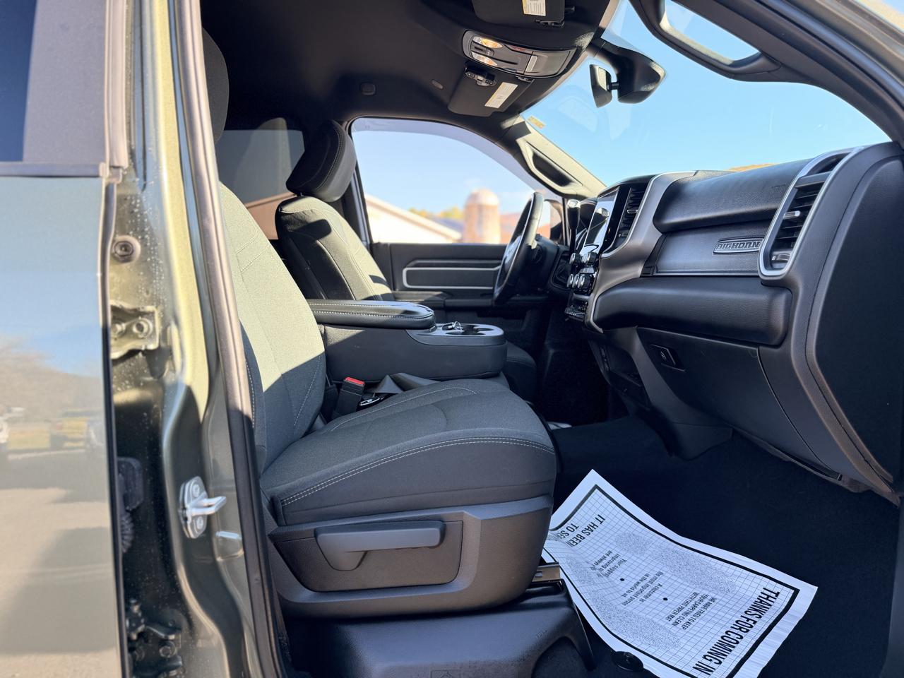 RAM 3500 Big Horn Crew Cab SWB 4WD 2022
