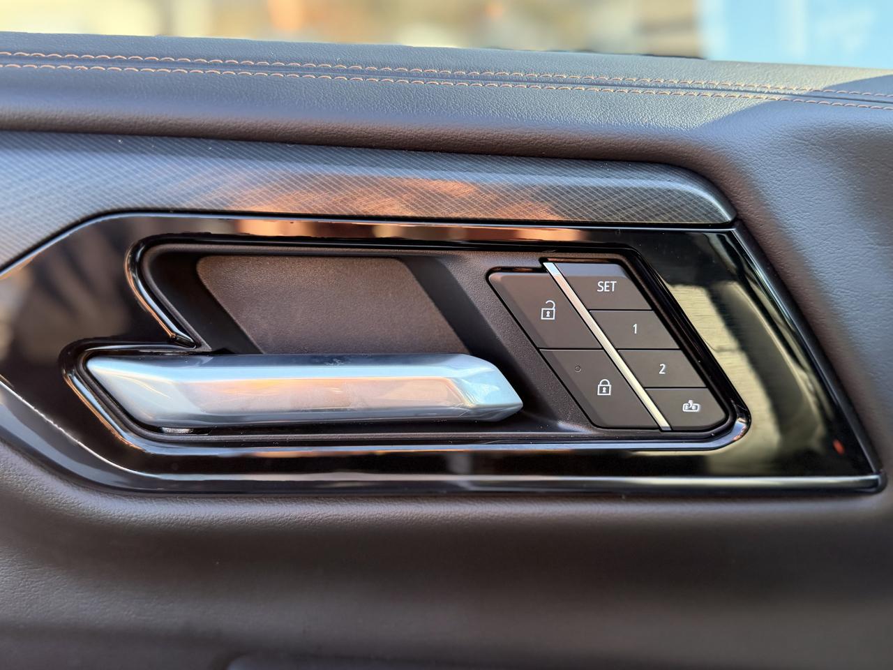 GMC Yukon AT4 4WD 2025