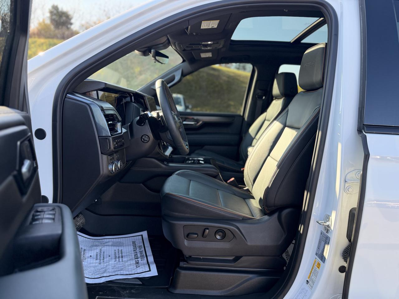 GMC Yukon AT4 4WD 2025
