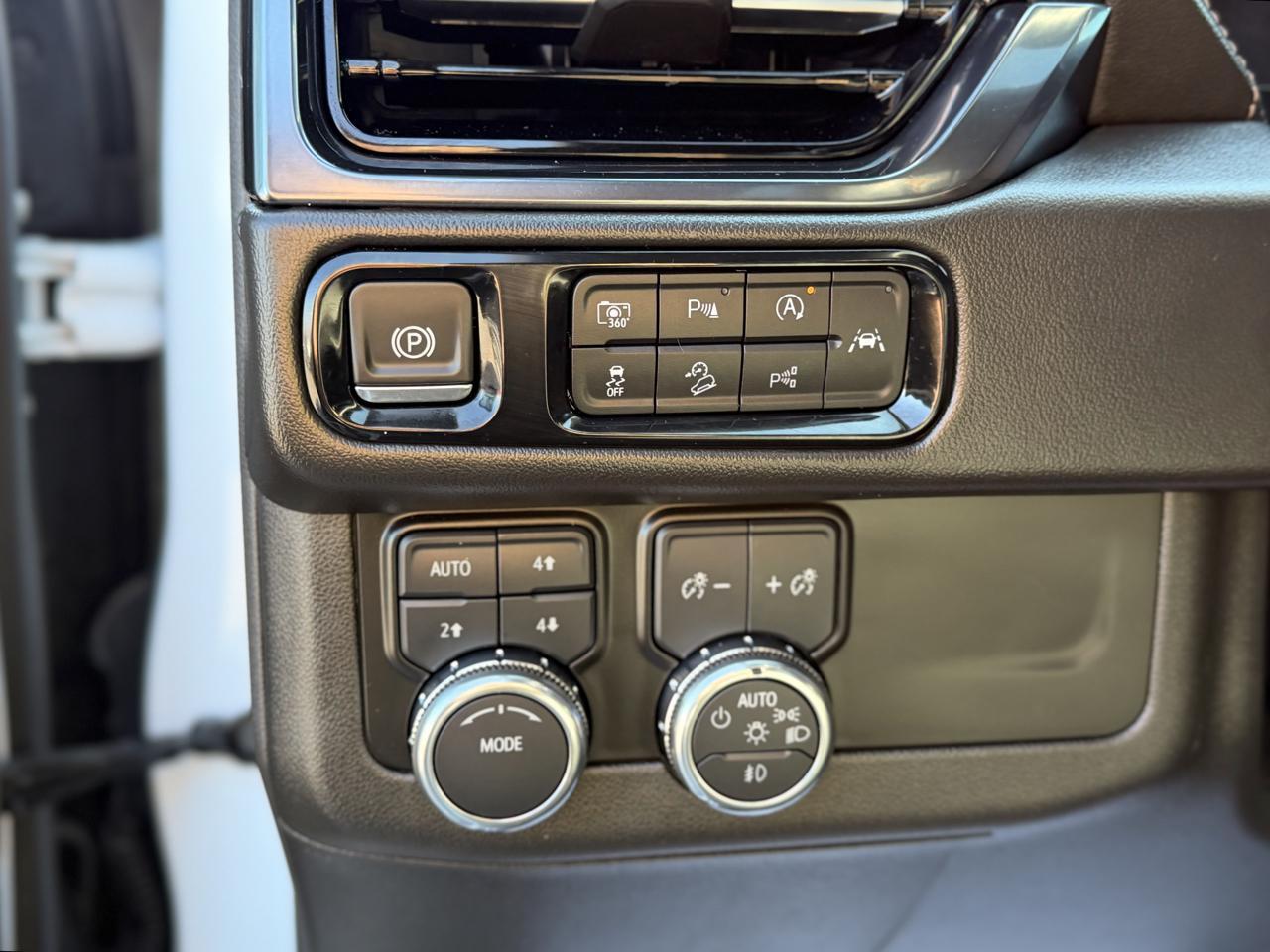 GMC Yukon AT4 4WD 2025