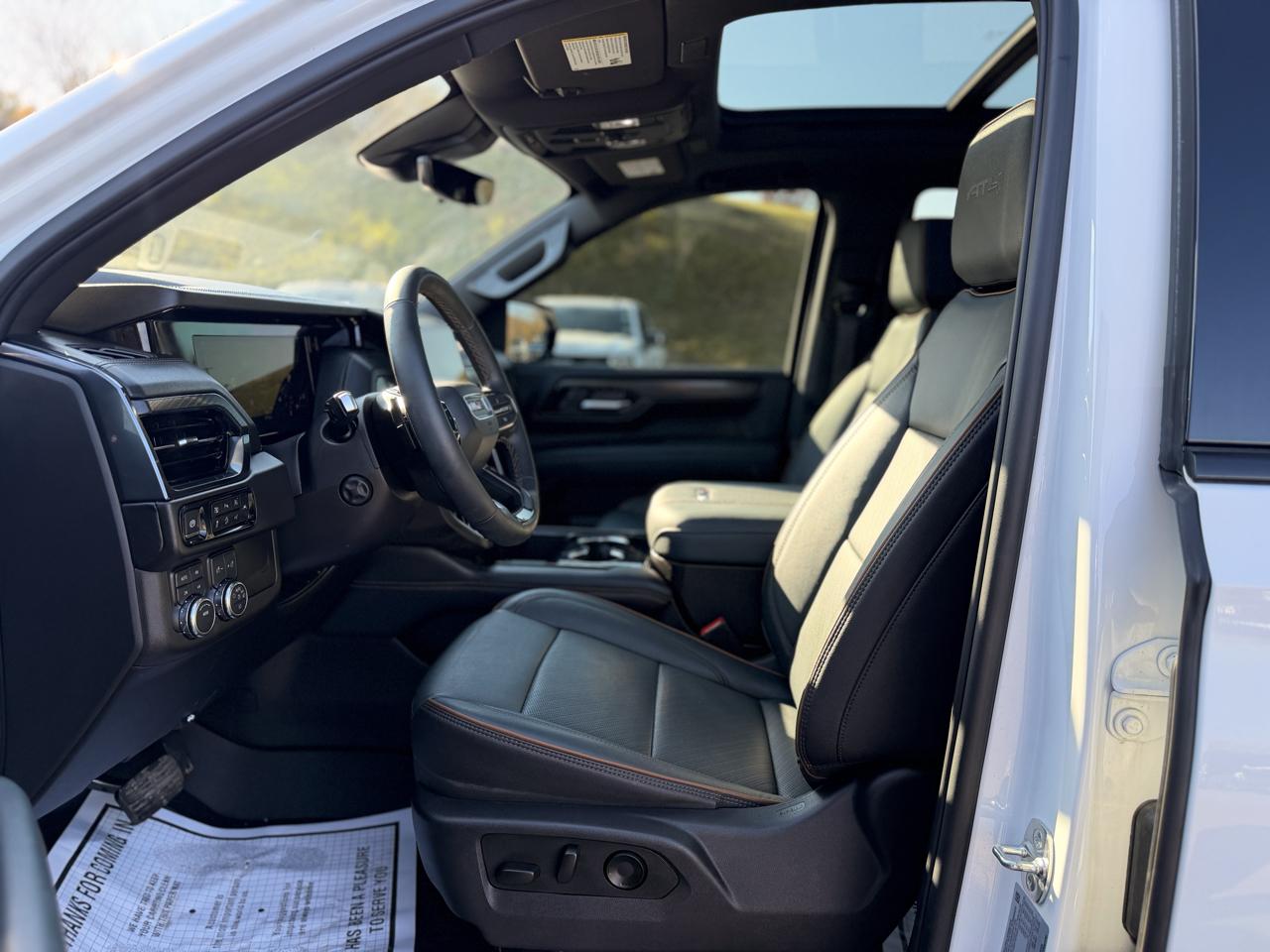 GMC Yukon AT4 4WD 2025