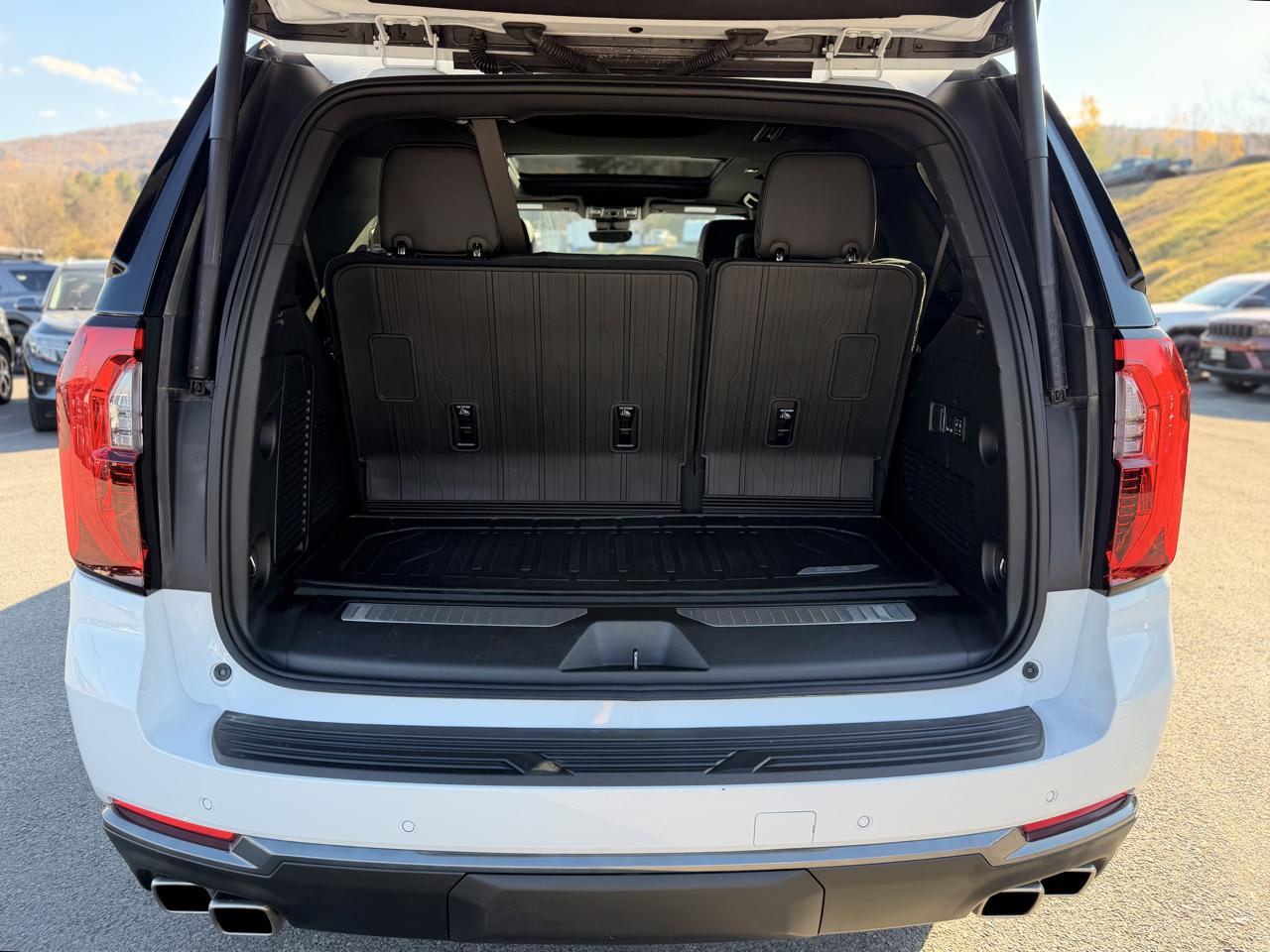 GMC Yukon AT4 4WD 2025