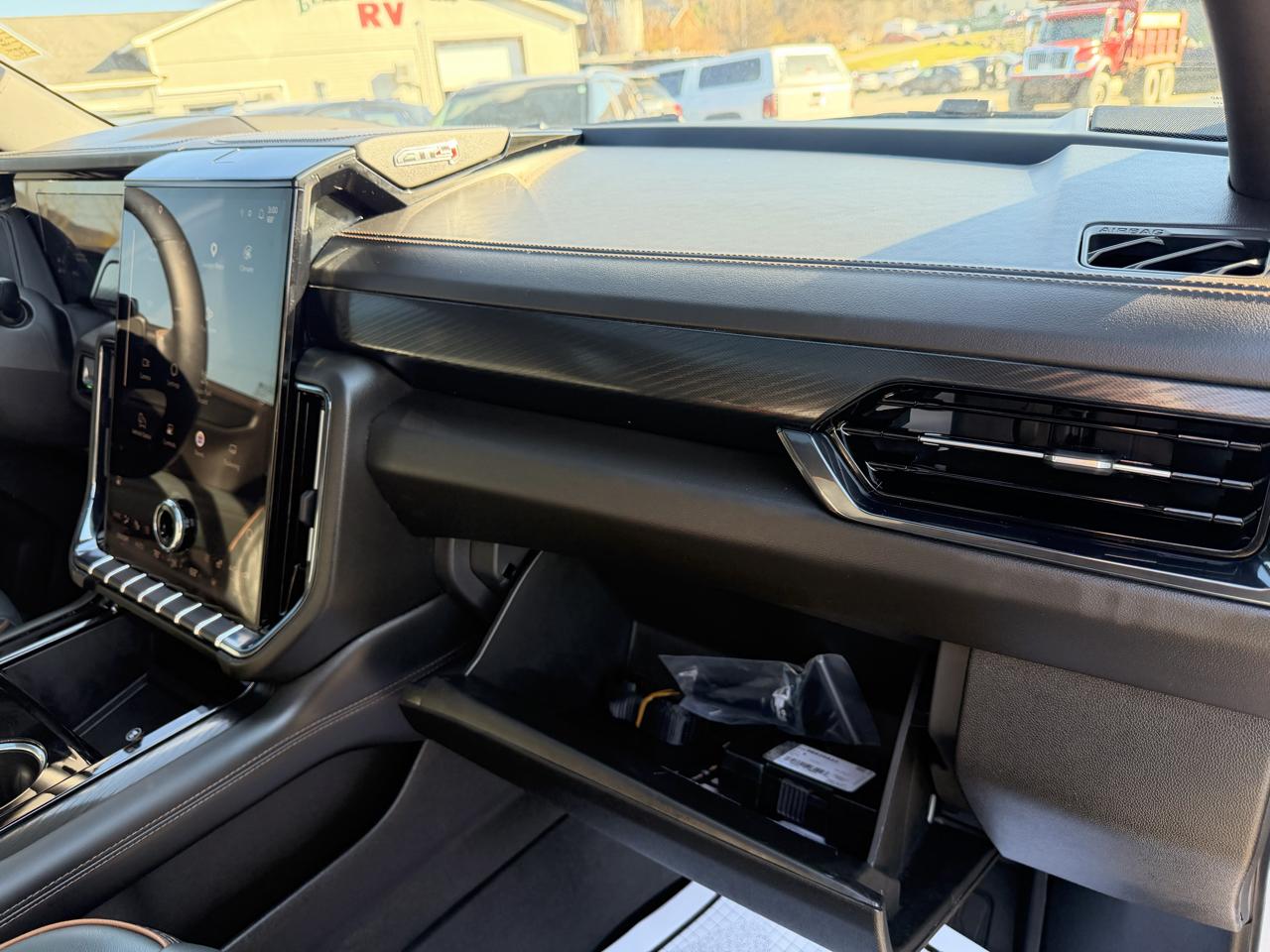 GMC Yukon AT4 4WD 2025