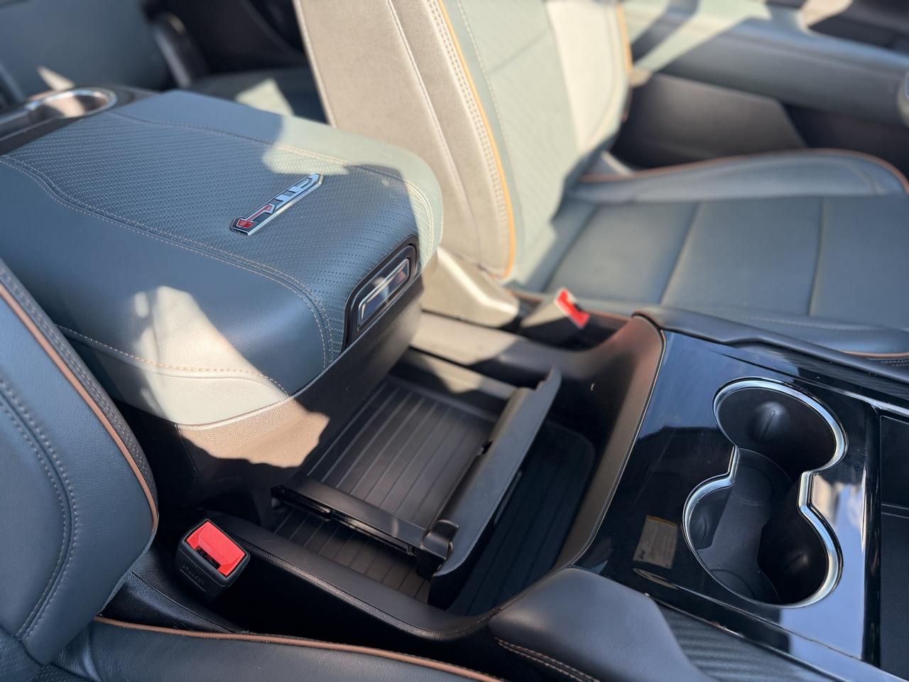 GMC Yukon AT4 4WD 2025
