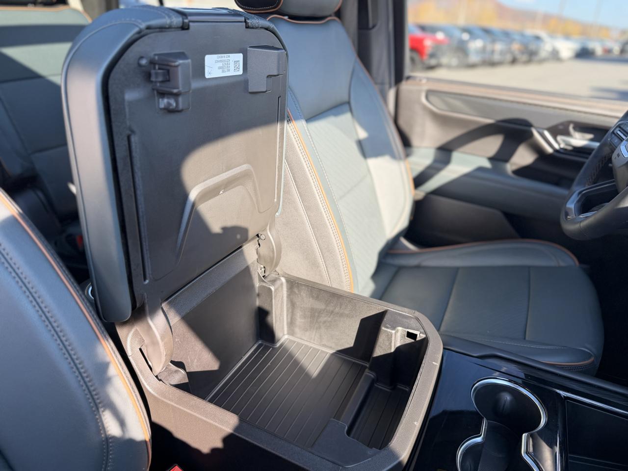 GMC Yukon AT4 4WD 2025