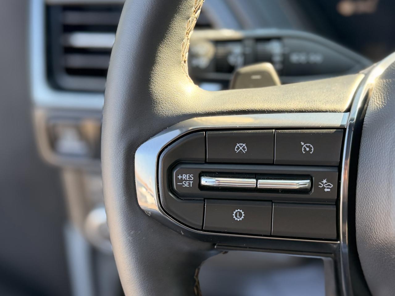 GMC Yukon AT4 4WD 2025