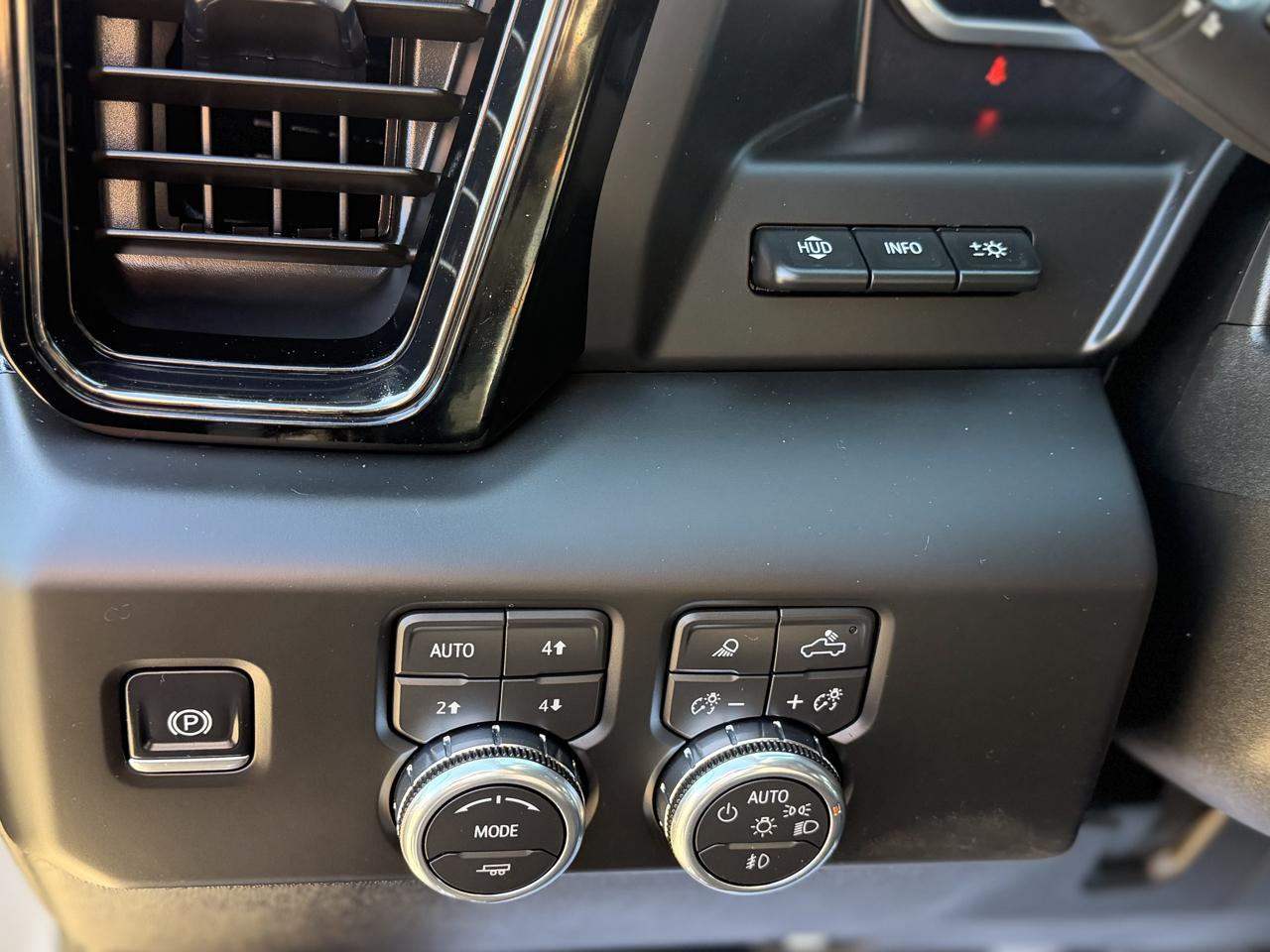 GMC Sierra 2500HD AT4 Crew Cab 4WD 2026