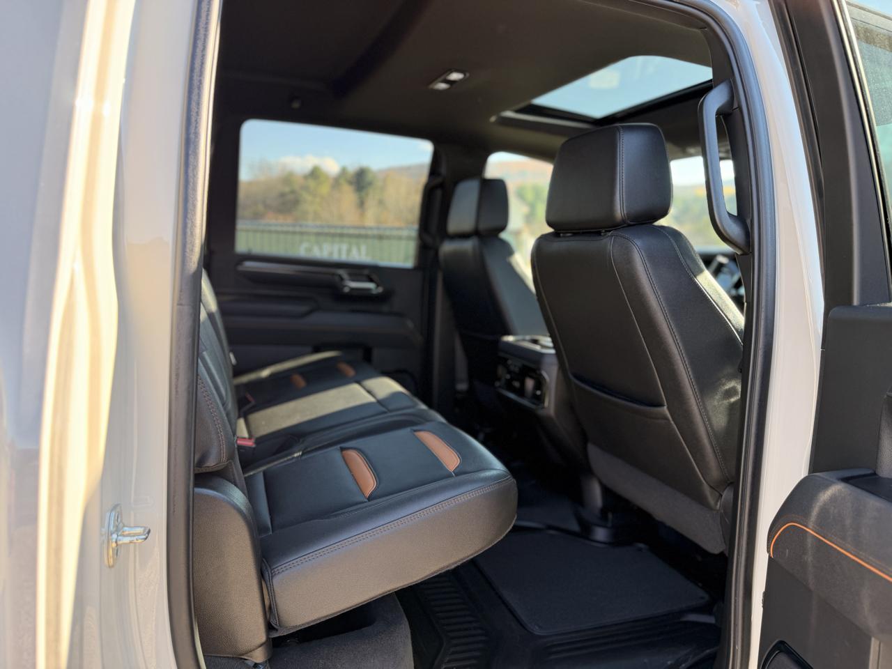 GMC Sierra 2500HD AT4 Crew Cab 4WD 2026