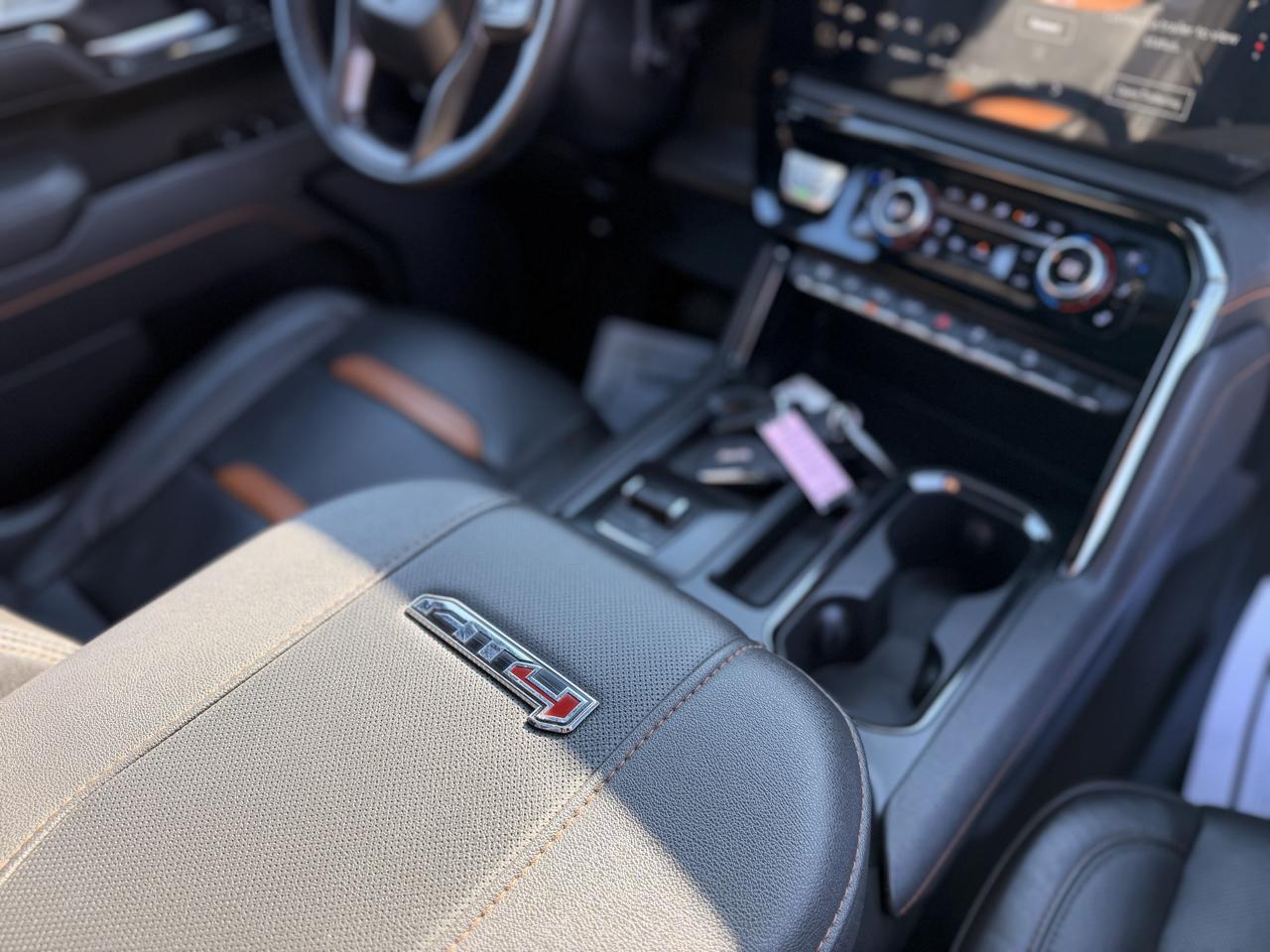 GMC Sierra 2500HD AT4 Crew Cab 4WD 2026