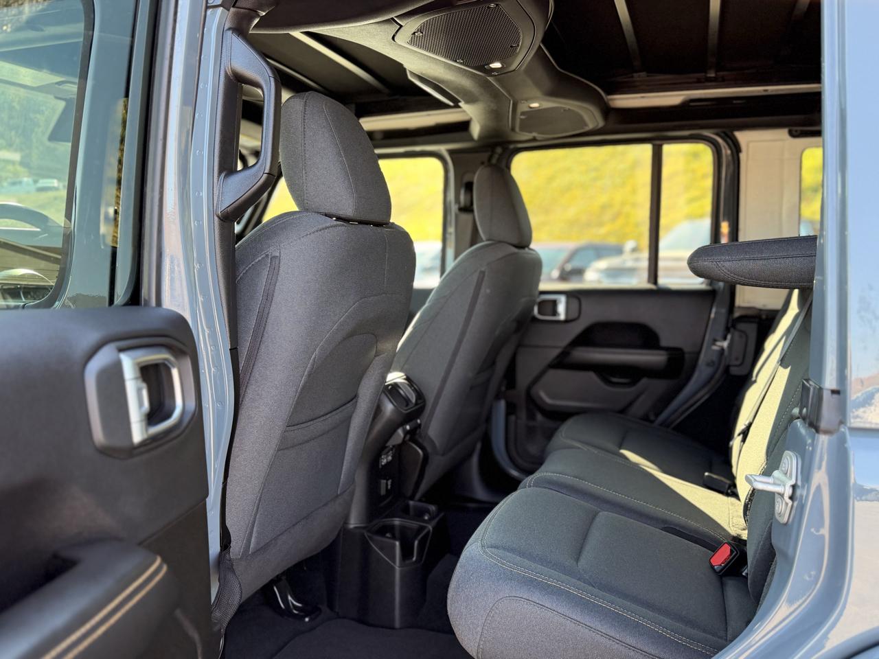 Jeep Wrangler Sahara 2024