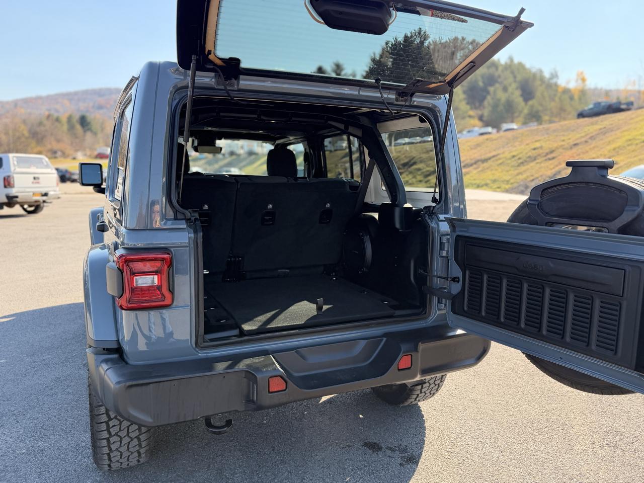 Jeep Wrangler Sahara 2024