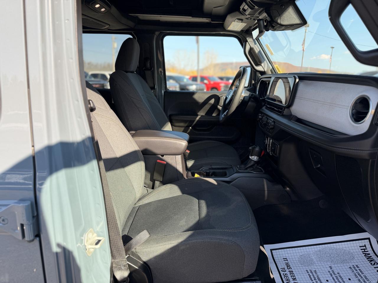Jeep Wrangler Sahara 2024