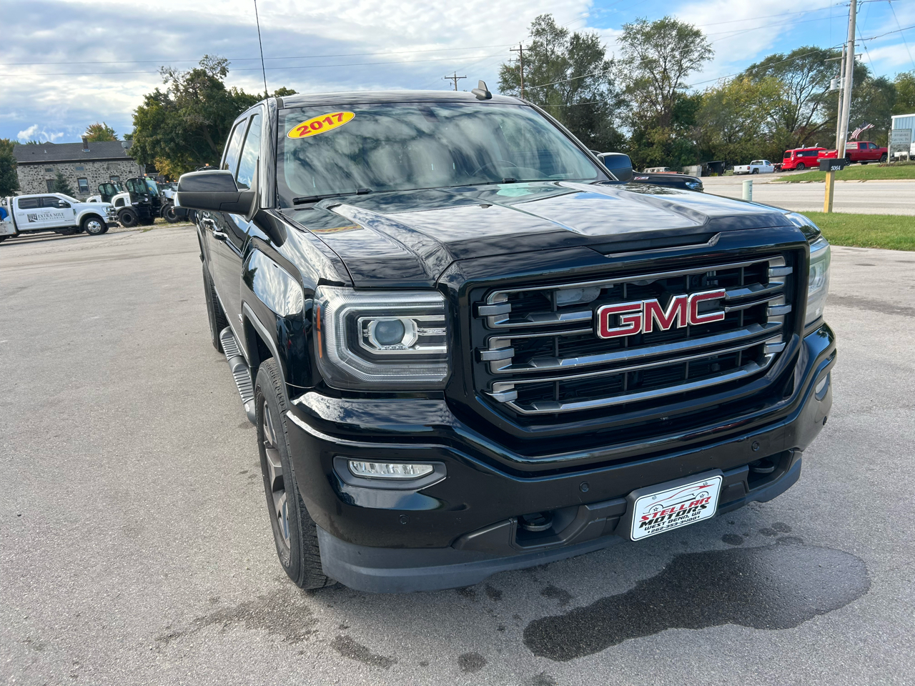 GMC Sierra 1500 4WD Crew Cab 143.5" SLT 2017 GMC Sierra 1500 4WD Crew Cab 143.5" SLT 2017