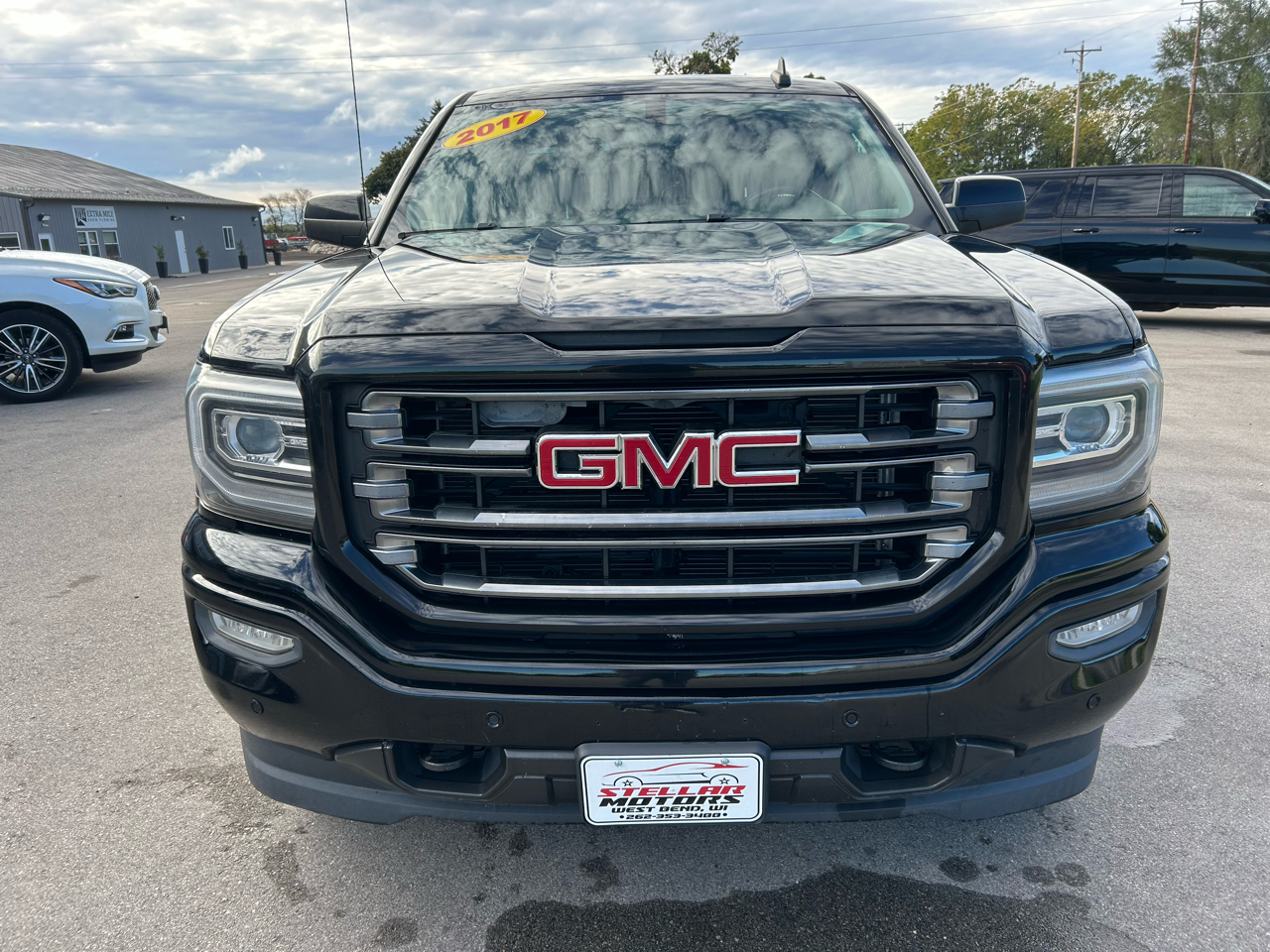 GMC Sierra 1500 4WD Crew Cab 143.5" SLT 2017 GMC Sierra 1500 4WD Crew Cab 143.5" SLT 2017