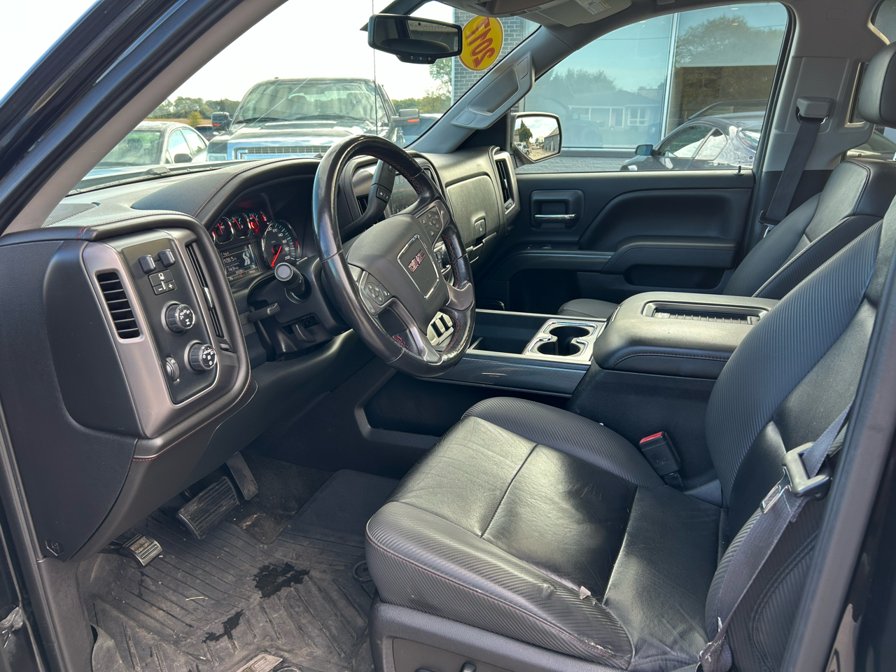 GMC Sierra 1500 4WD Crew Cab 143.5" SLT 2017 GMC Sierra 1500 4WD Crew Cab 143.5" SLT 2017