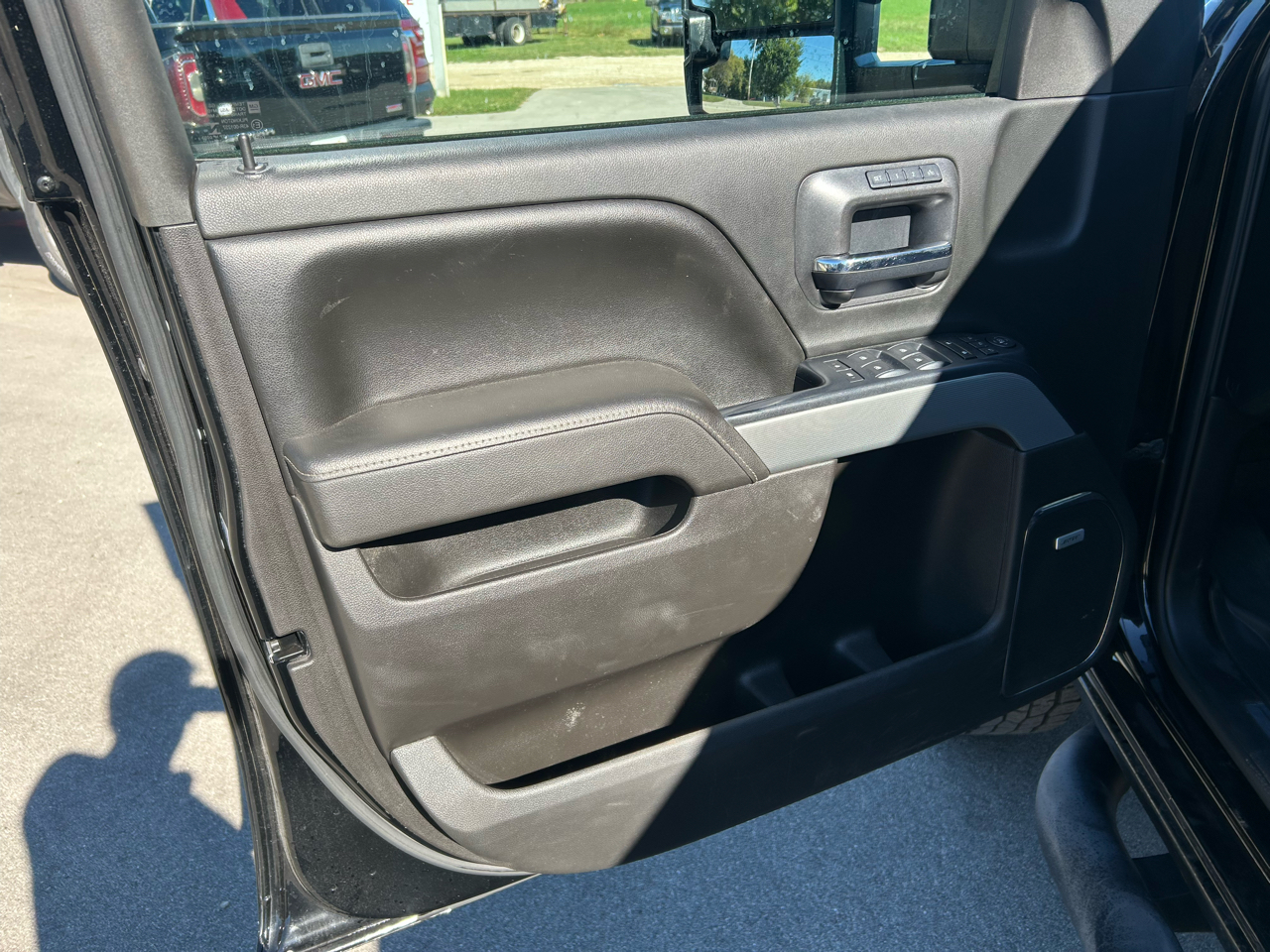 Chevrolet Silverado 2500HD 4WD Crew Cab 153.7" LTZ 2017 Chevrolet Silverado 2500HD 4WD Crew Cab 153.7" LTZ 2017