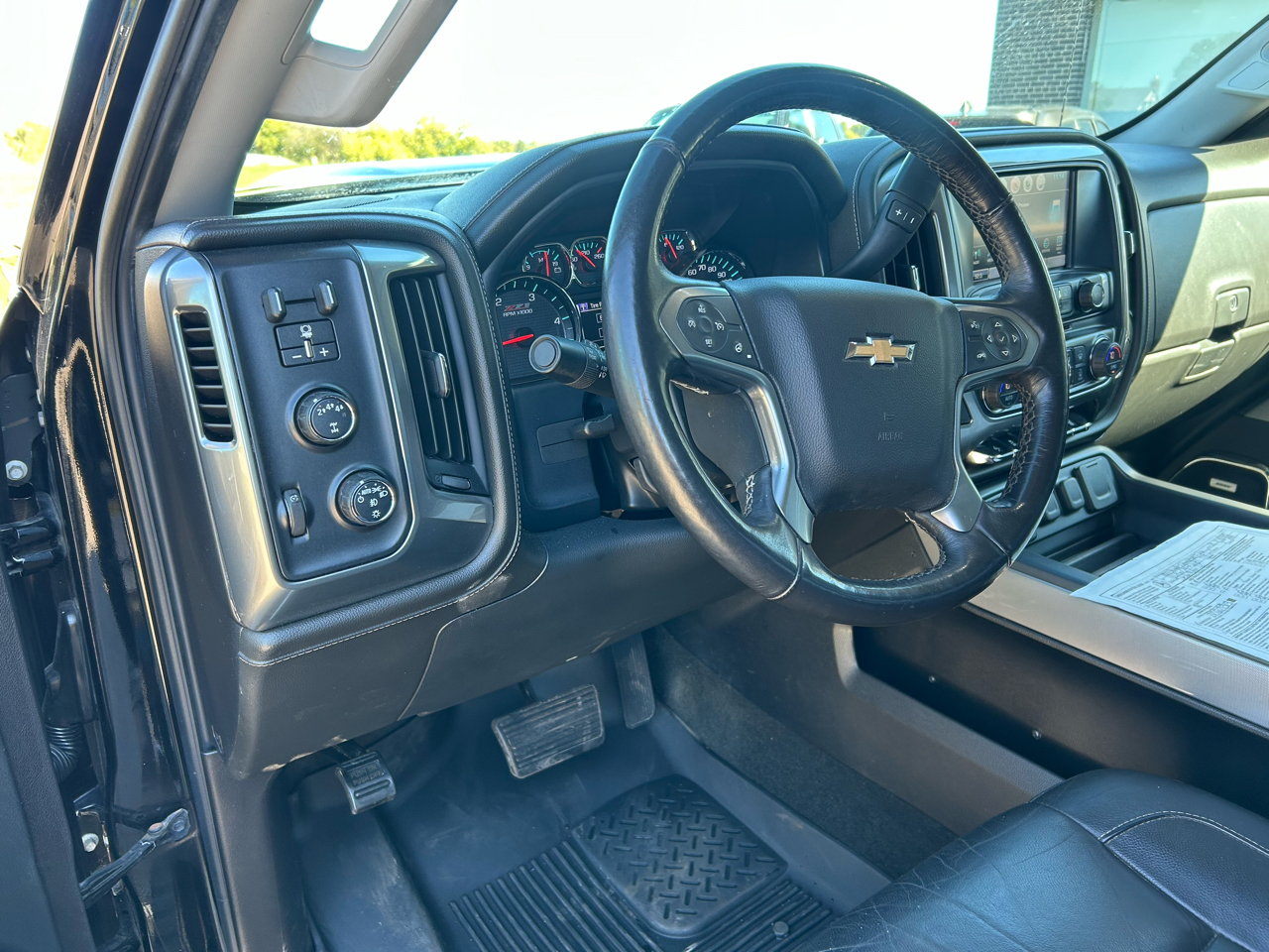 Chevrolet Silverado 2500HD 4WD Crew Cab 153.7" LTZ 2017 Chevrolet Silverado 2500HD 4WD Crew Cab 153.7" LTZ 2017