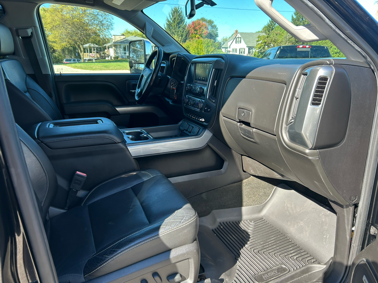 Chevrolet Silverado 2500HD 4WD Crew Cab 153.7" LTZ 2017 Chevrolet Silverado 2500HD 4WD Crew Cab 153.7" LTZ 2017