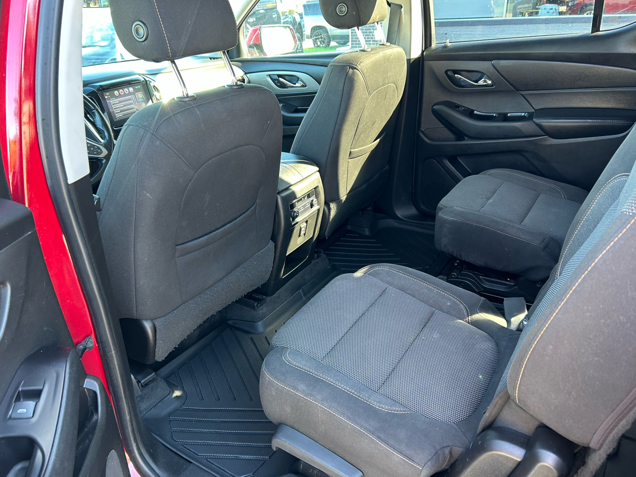 Chevrolet Traverse AWD 4dr LT Cloth w/1LT 2018 Chevrolet Traverse AWD 4dr LT Cloth w/1LT 2018