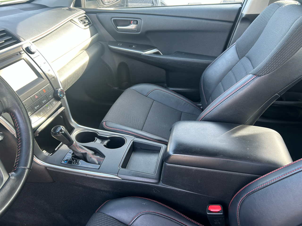 Toyota Camry 4dr Sdn I4 Auto SE w/Special Edition Pkg (Natl) 2016 Toyota Camry 4dr Sdn I4 Auto SE w/Special Edition Pkg (Natl) 2016