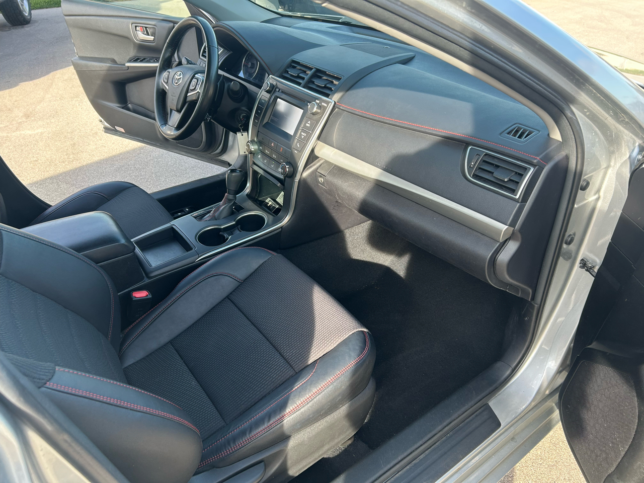 Toyota Camry 4dr Sdn I4 Auto SE w/Special Edition Pkg (Natl) 2016 Toyota Camry 4dr Sdn I4 Auto SE w/Special Edition Pkg (Natl) 2016