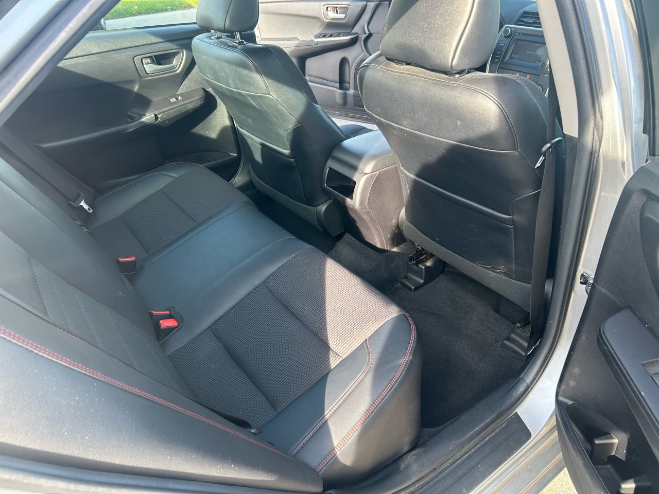 Toyota Camry 4dr Sdn I4 Auto SE w/Special Edition Pkg (Natl) 2016 Toyota Camry 4dr Sdn I4 Auto SE w/Special Edition Pkg (Natl) 2016