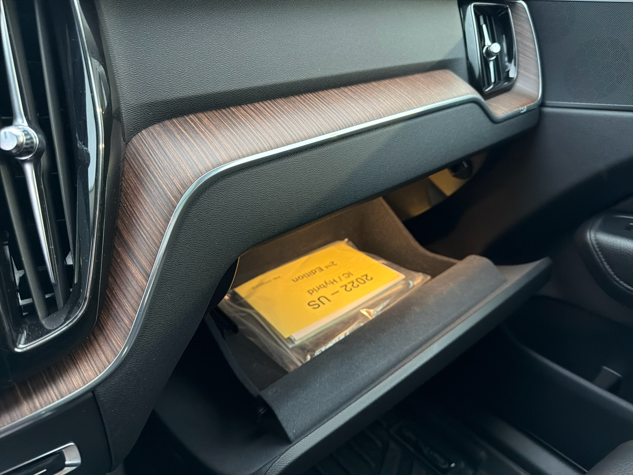 Volvo XC60 B5 AWD Momentum 2022