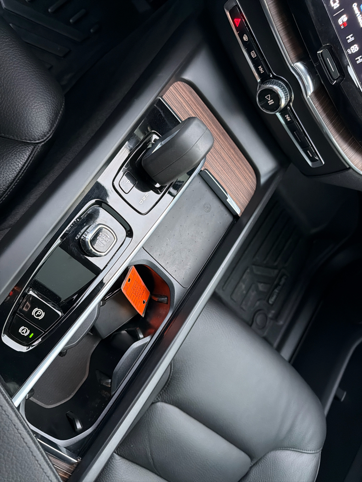 Volvo XC60 B5 AWD Momentum 2022