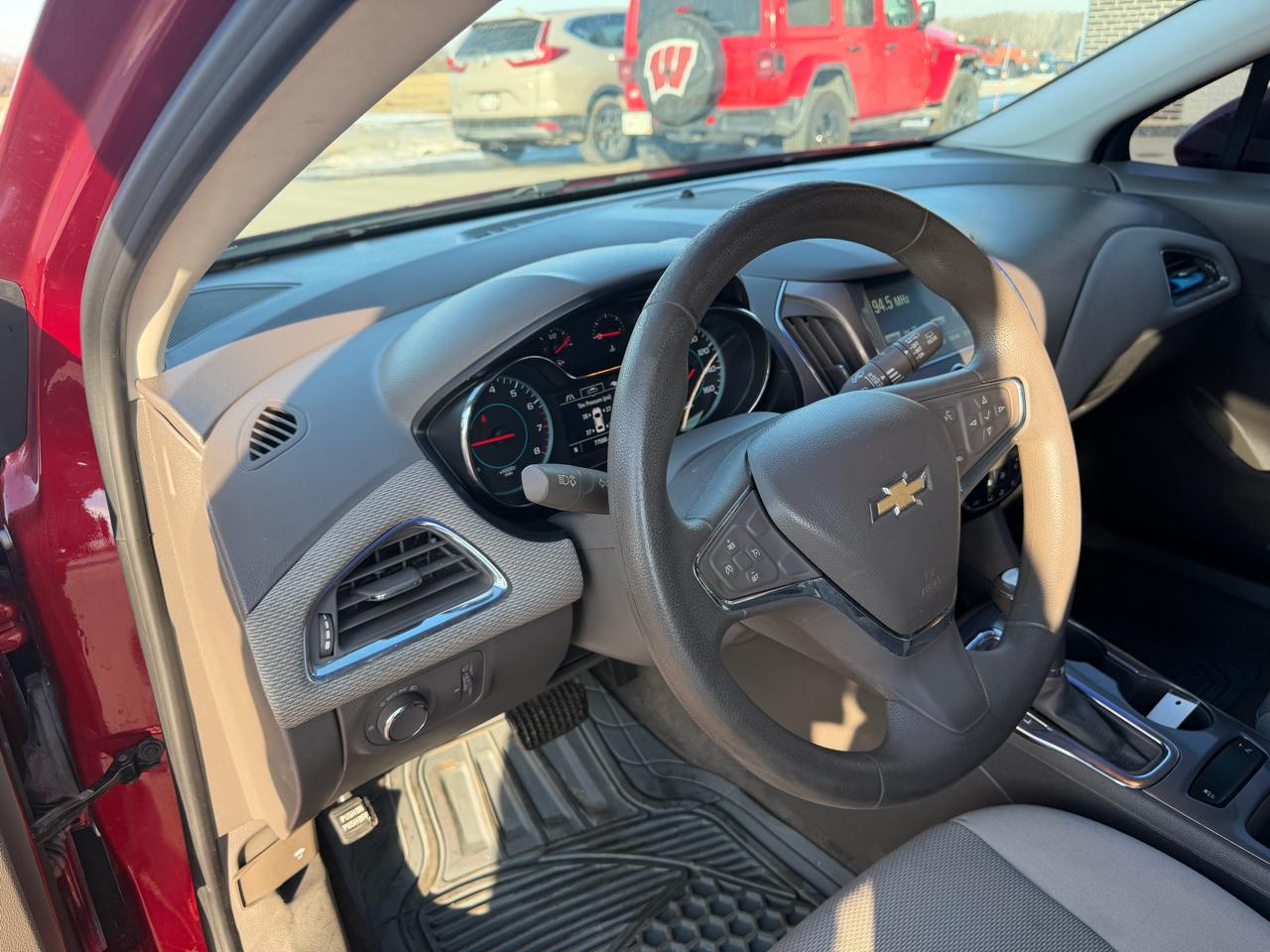 Chevrolet Cruze 4dr HB 1.4L LT w/1SD 2017