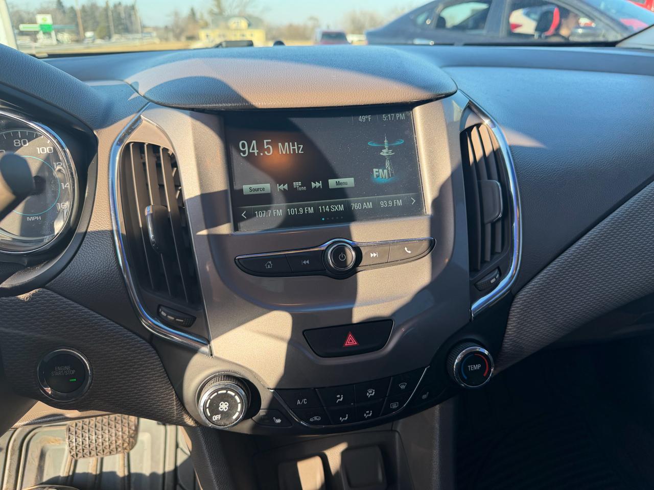 Chevrolet Cruze 4dr HB 1.4L LT w/1SD 2017