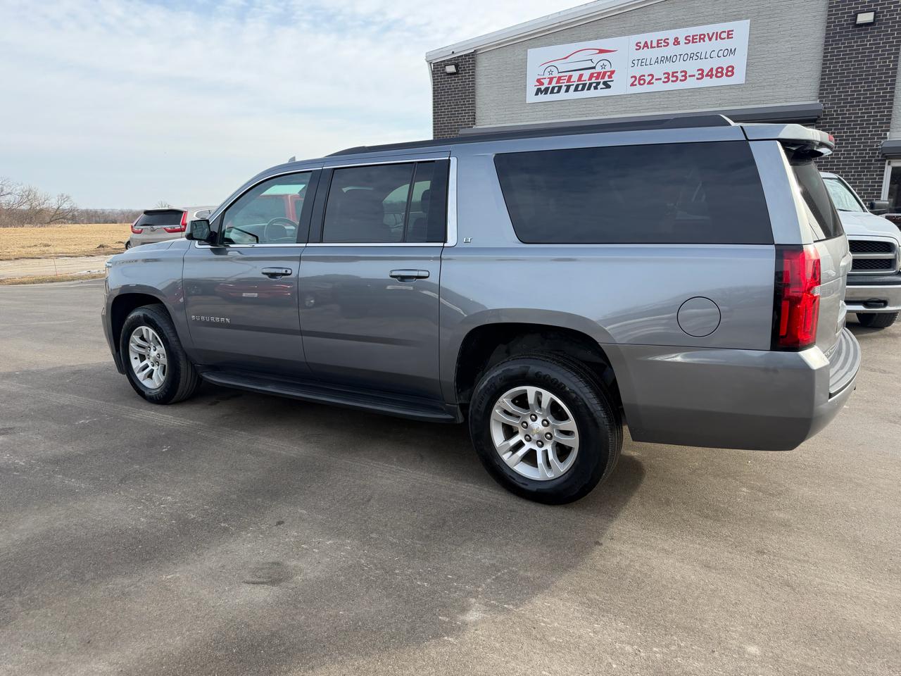 Chevrolet Suburban 4WD 4dr LT 2020