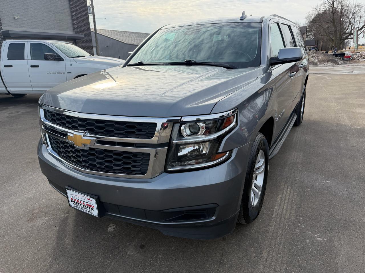 Chevrolet Suburban 4WD 4dr LT 2020