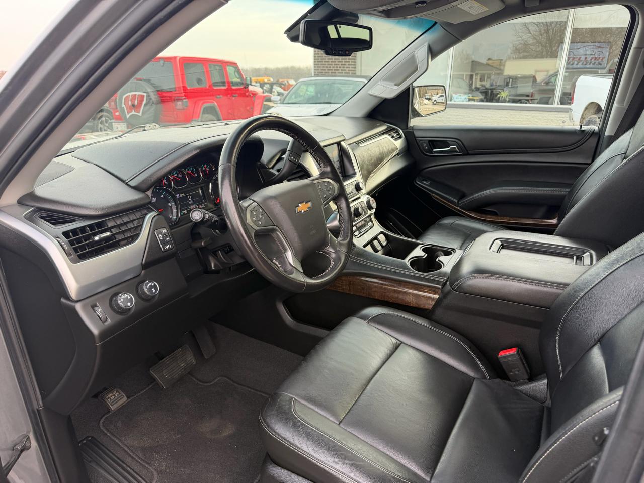 Chevrolet Suburban 4WD 4dr LT 2020