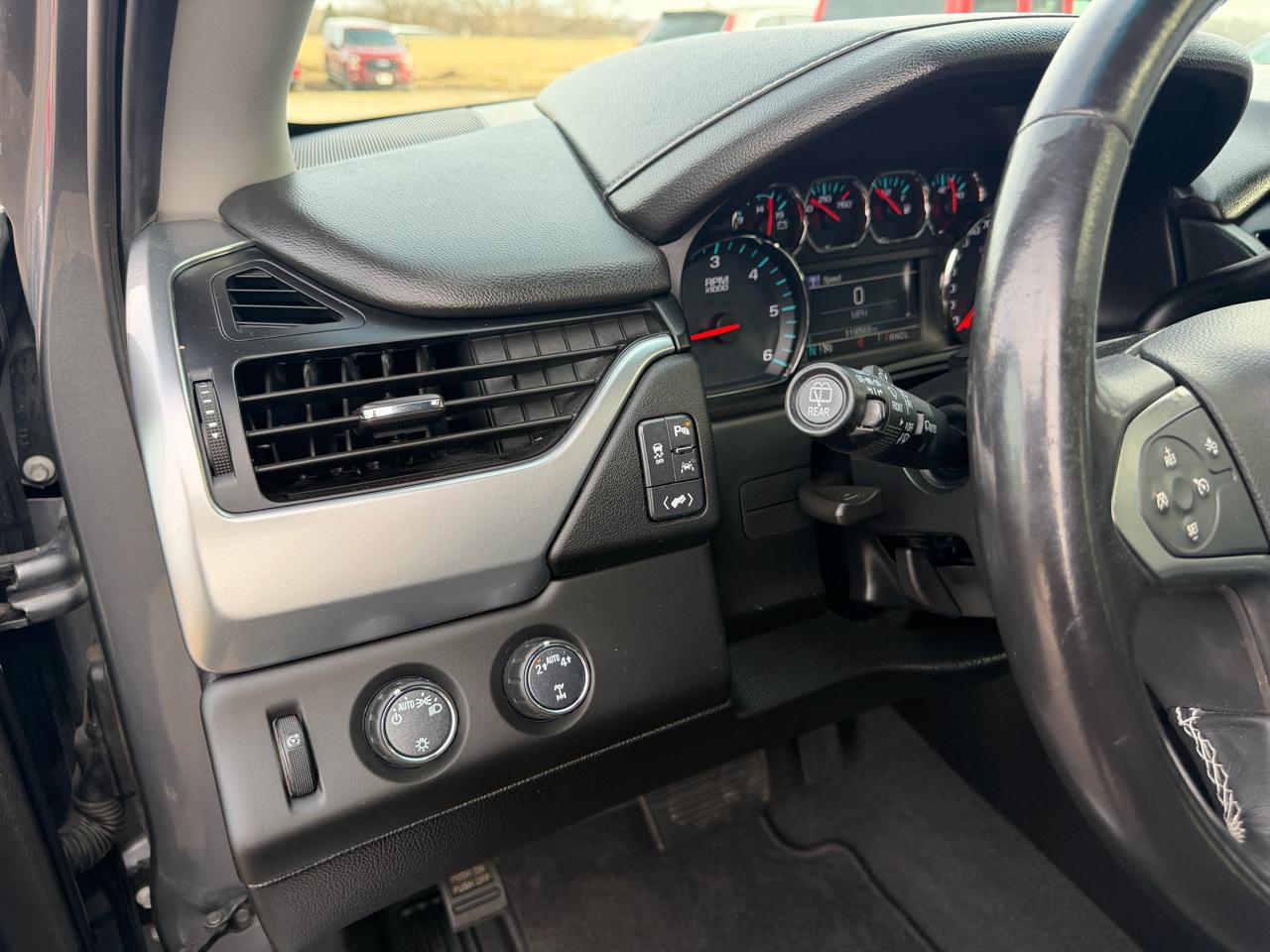 Chevrolet Suburban 4WD 4dr LT 2020