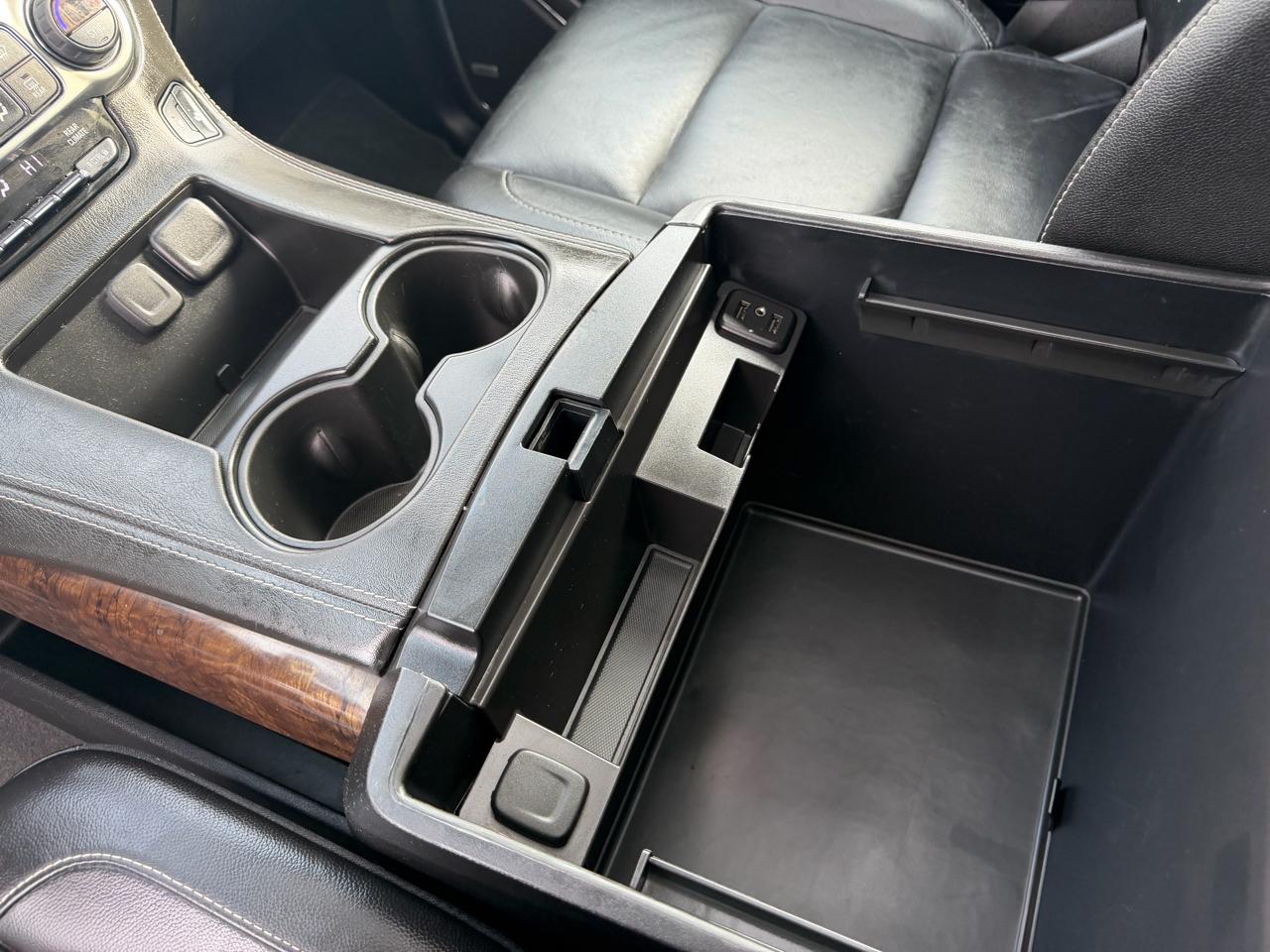 Chevrolet Suburban 4WD 4dr LT 2020