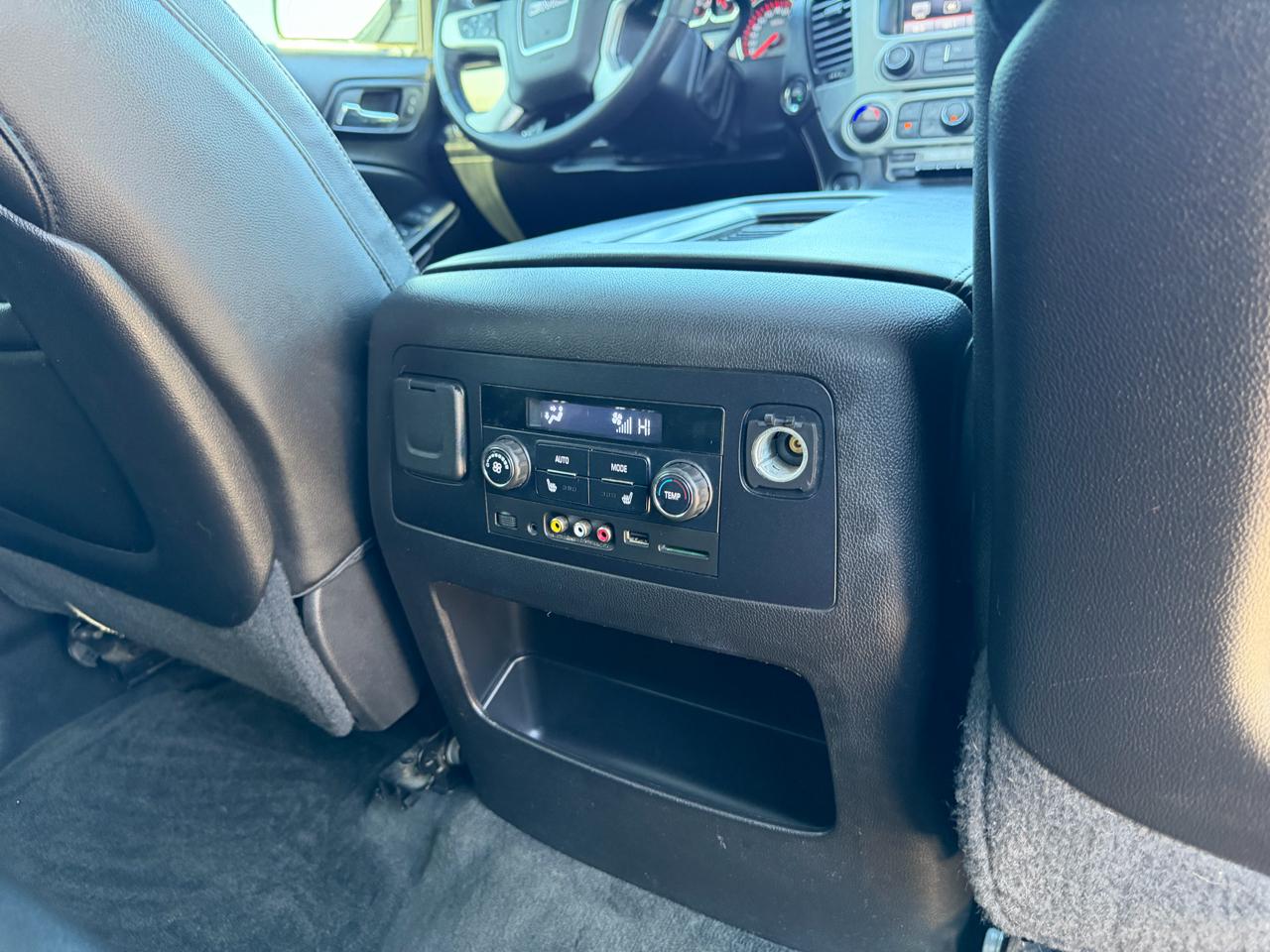 GMC Yukon 4WD 4dr SLT 2015