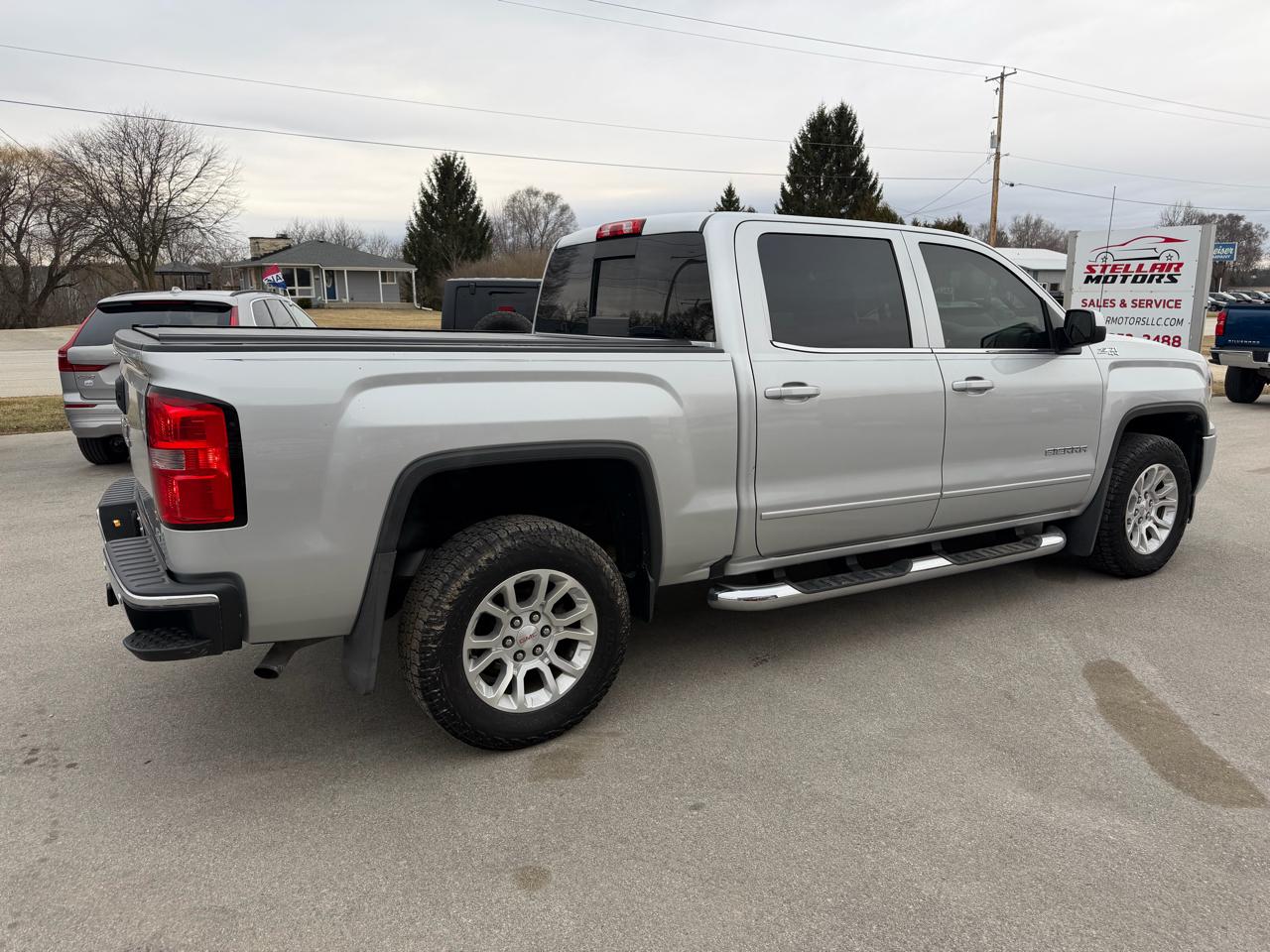 GMC Sierra 1500 4WD Crew Cab 143.5" SLE 2017