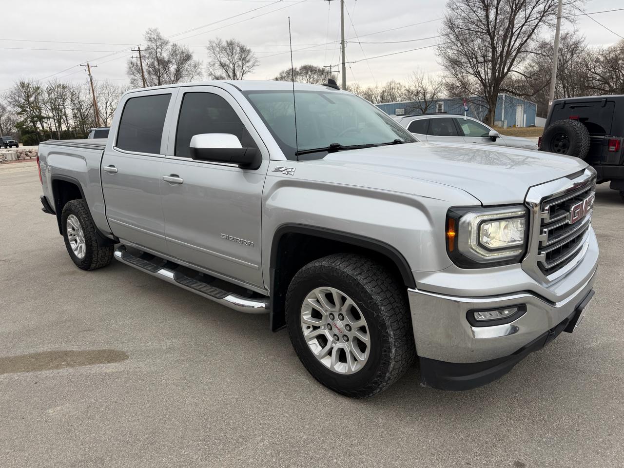 GMC Sierra 1500 4WD Crew Cab 143.5" SLE 2017