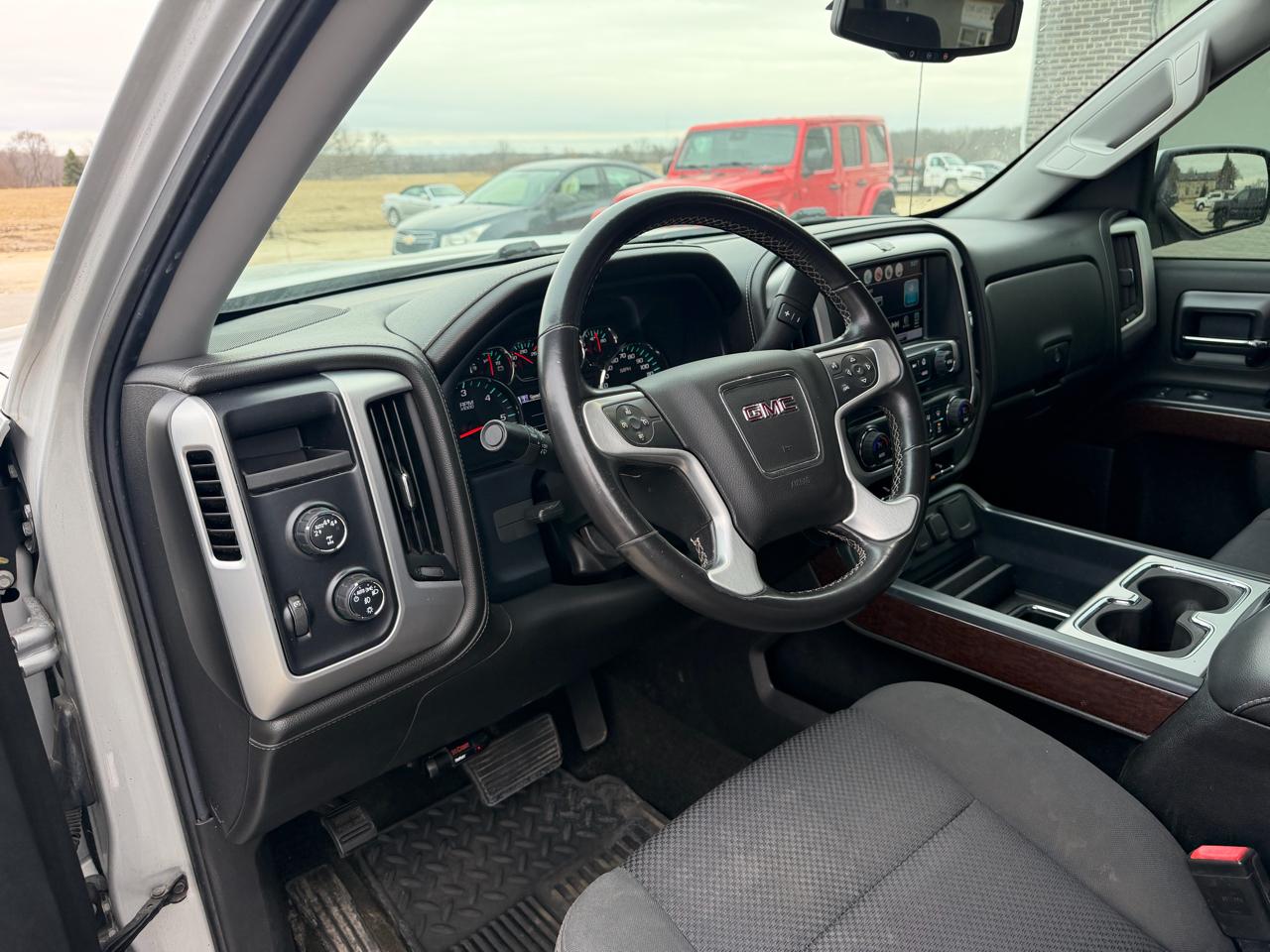 GMC Sierra 1500 4WD Crew Cab 143.5" SLE 2017