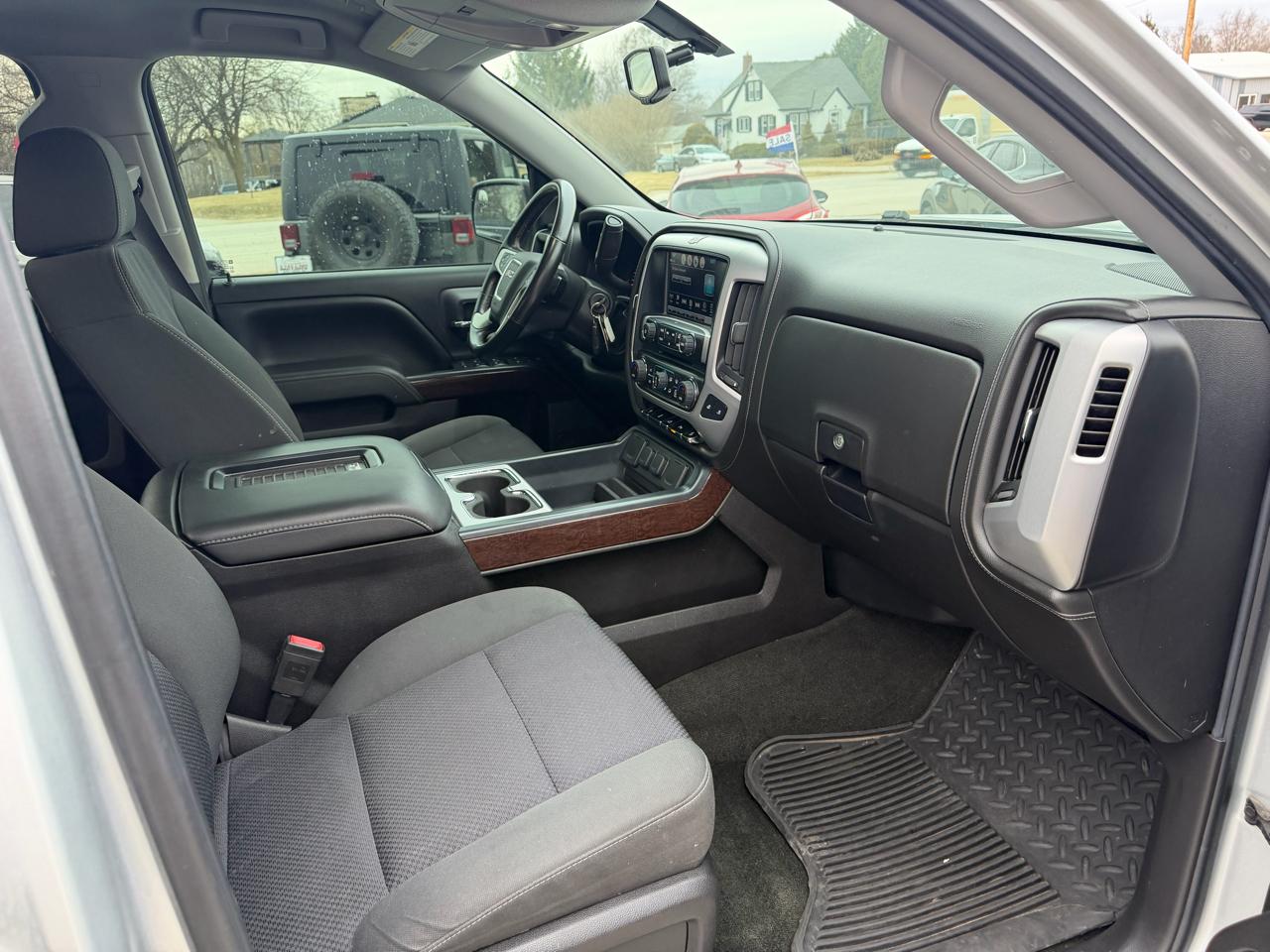 GMC Sierra 1500 4WD Crew Cab 143.5" SLE 2017