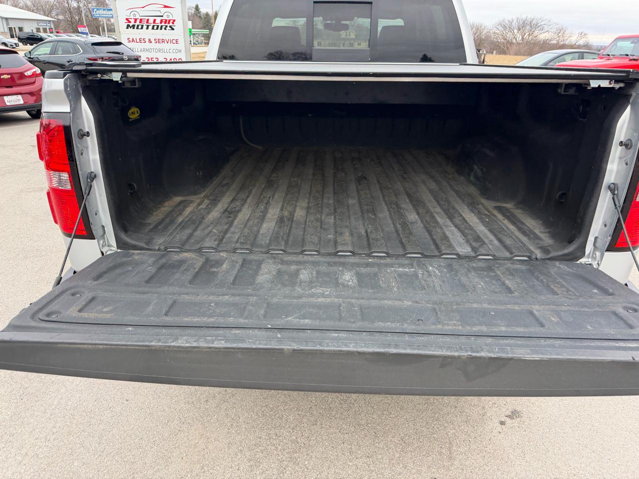 GMC Sierra 1500 4WD Crew Cab 143.5" SLE 2017