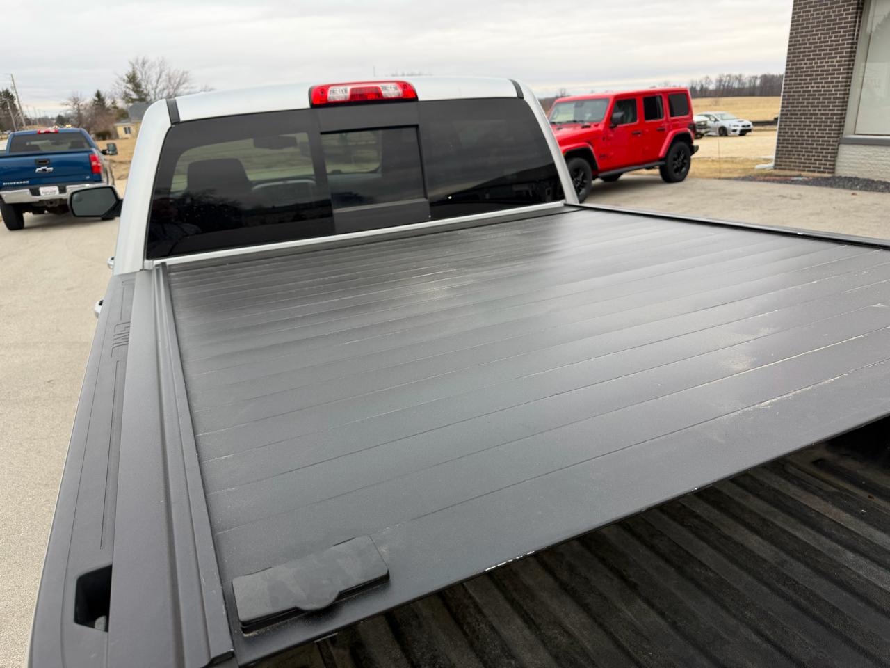 GMC Sierra 1500 4WD Crew Cab 143.5" SLE 2017