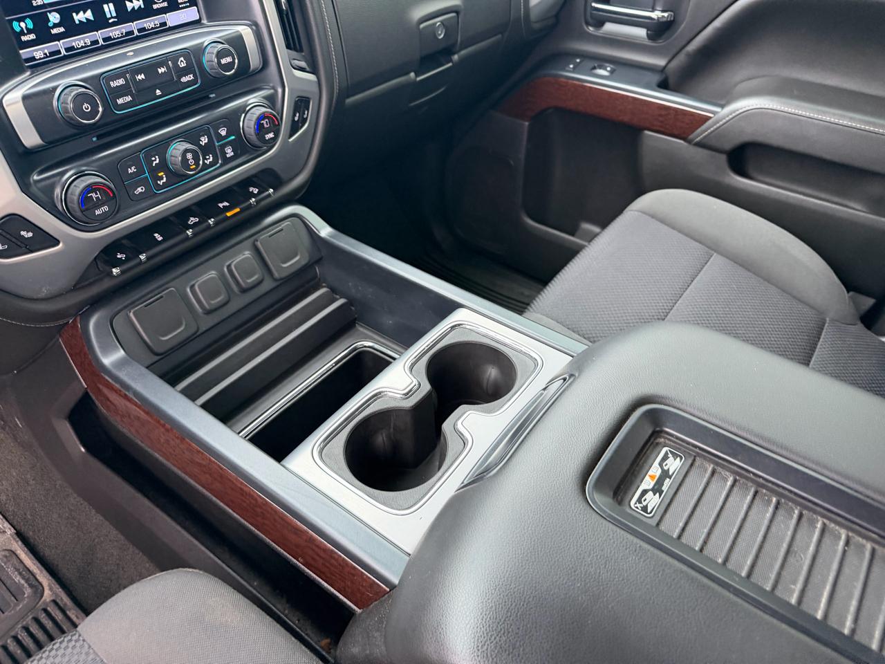 GMC Sierra 1500 4WD Crew Cab 143.5" SLE 2017