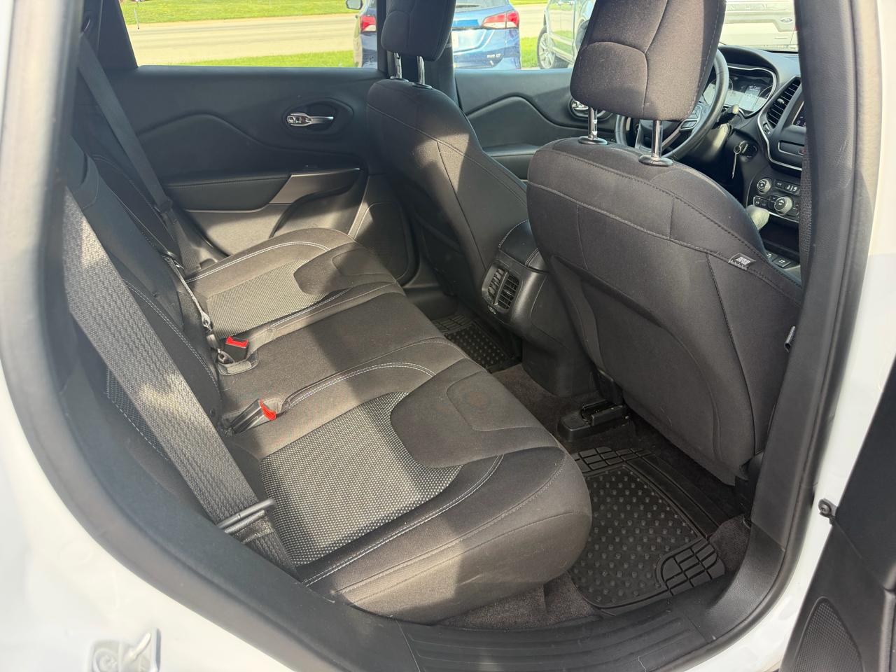 Jeep Cherokee Latitude FWD 2019