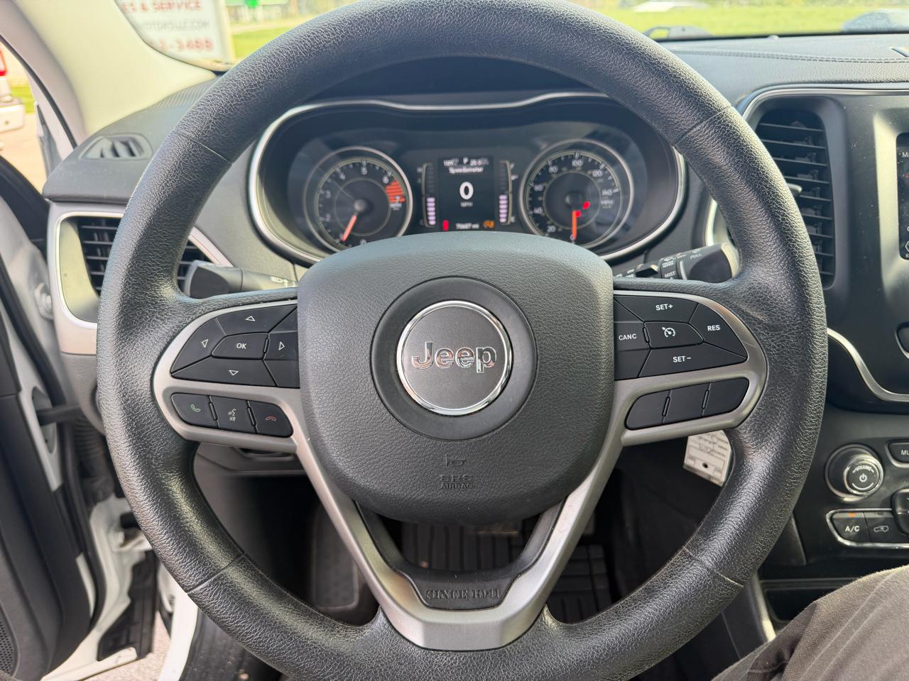 Jeep Cherokee Latitude FWD 2019