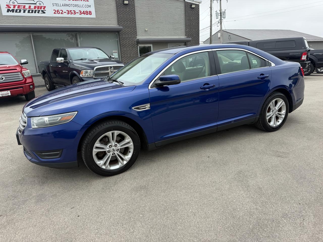 Ford Taurus 4dr Sdn SEL FWD 2015